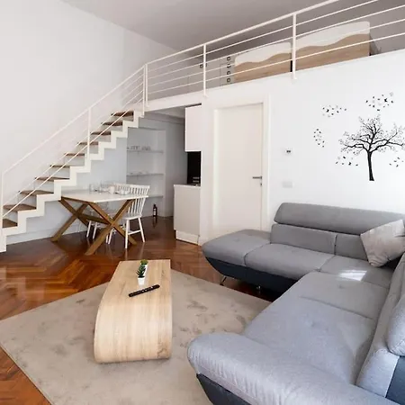 Loft2 Via Morosini Centro - Ixihome アパート バレーゼ